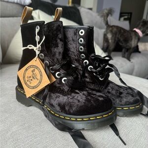 Brand New! Size 5 women’s combat boot.  
1460 Crushed Velvet Lace Up Boots